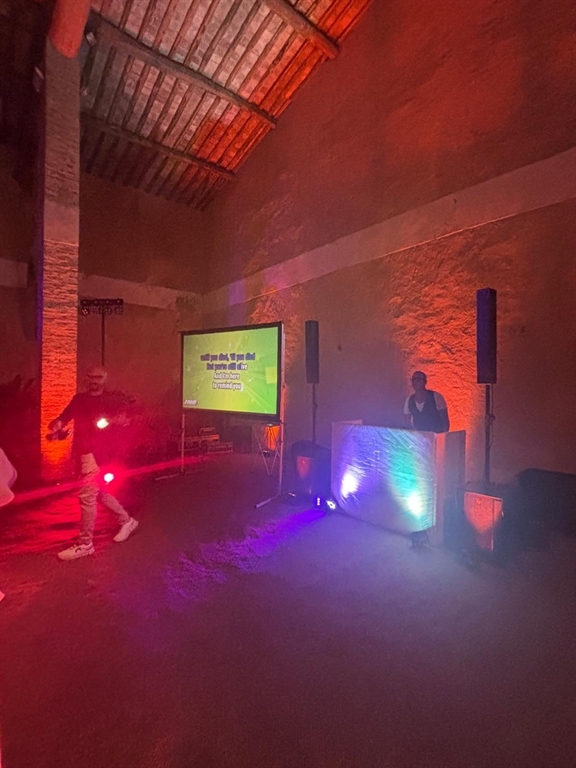 VILLA GRABAU VIDEO/AUDIO/LIGHTS SET UP E CHRISTIAN DJ